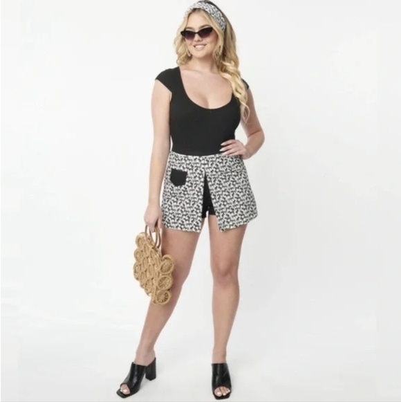 UNIQUE VINTAGE Black & White Zebra Print Hide & Seek Skort, Various Sizes. NWT - Picture 2 of 13